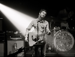 Noel Gallagher's High Flying Birds Live Photo 3 (Jill Furmanovsky/rockarchive.com)