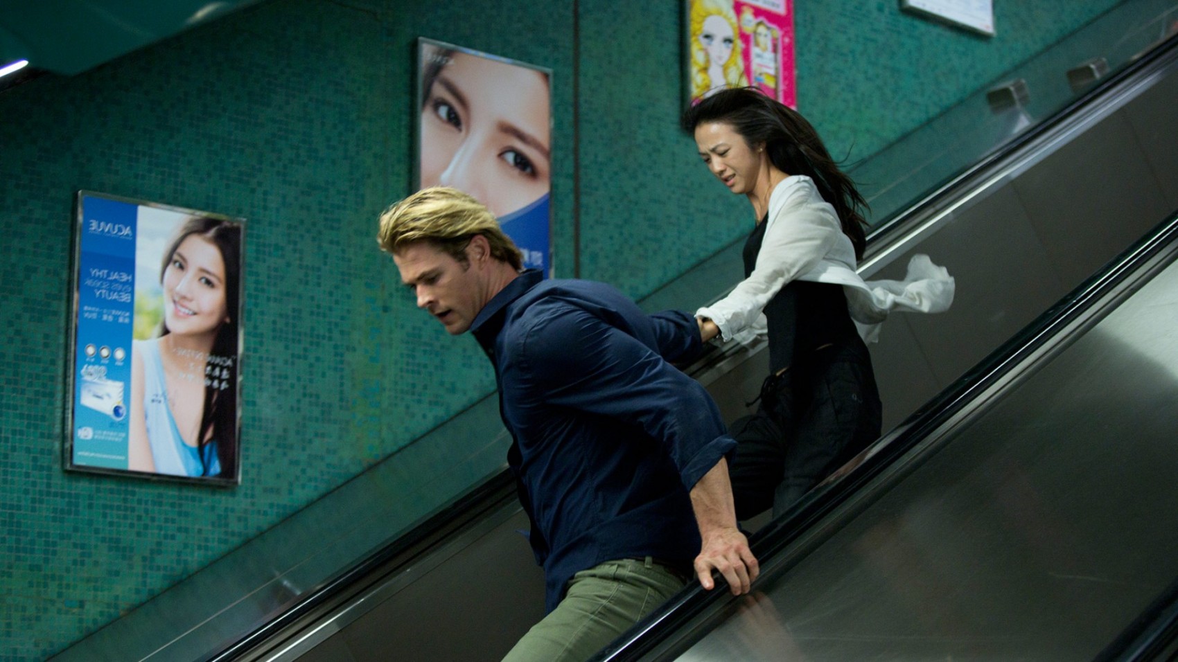 Chris-Hemsworth-And-Tang-Wei-Movie-BlackHat