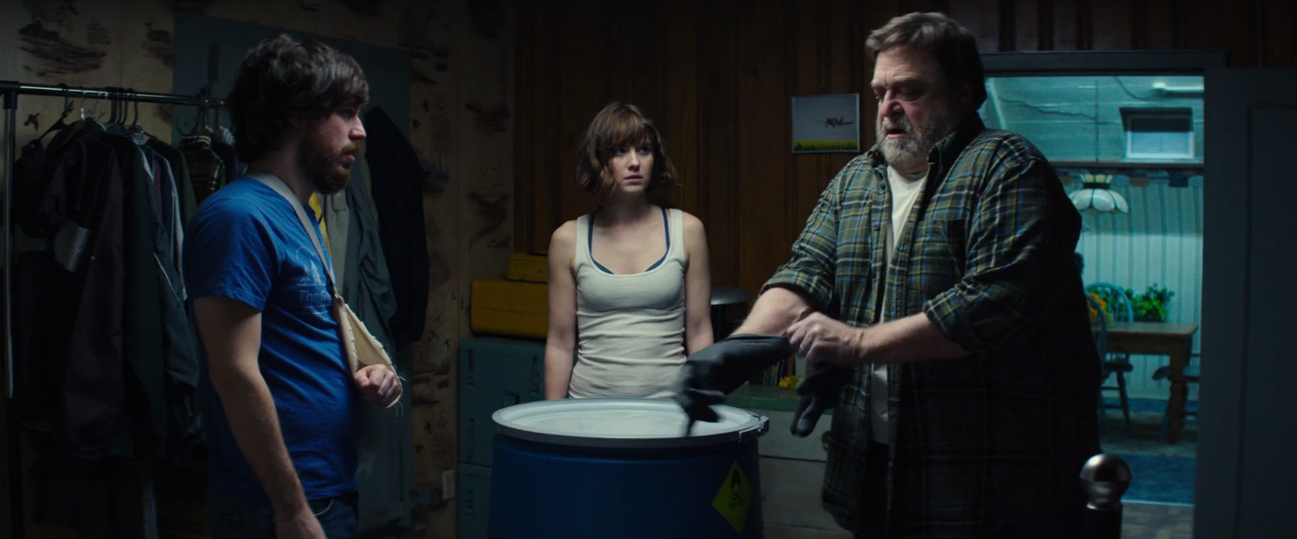 10-cloverfield-lane-sill