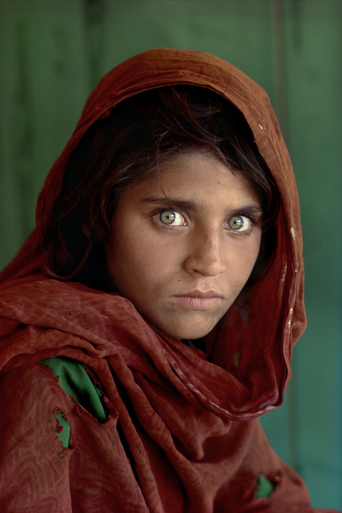 Sharbat Gula, Afghan Girl, at Nasir Bagh refugee camp near Peshawar, Pakistan, 1984. National Geographic. 