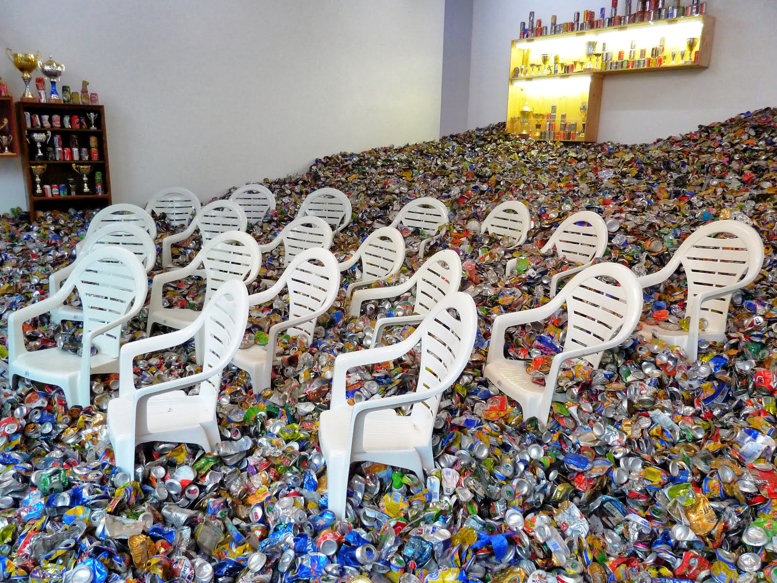 Thomas Hirschhorn Too Too-Much Much (2010) ©Museum Dhondt-Dhaenens, Deurle