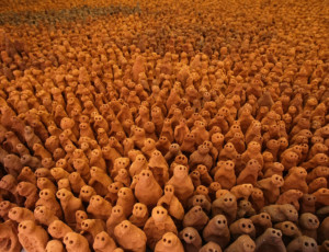 Anthony Gormley Terracotta Figures Return To Their Birthplace. Foto ©Christopher Furlong/Getty Images