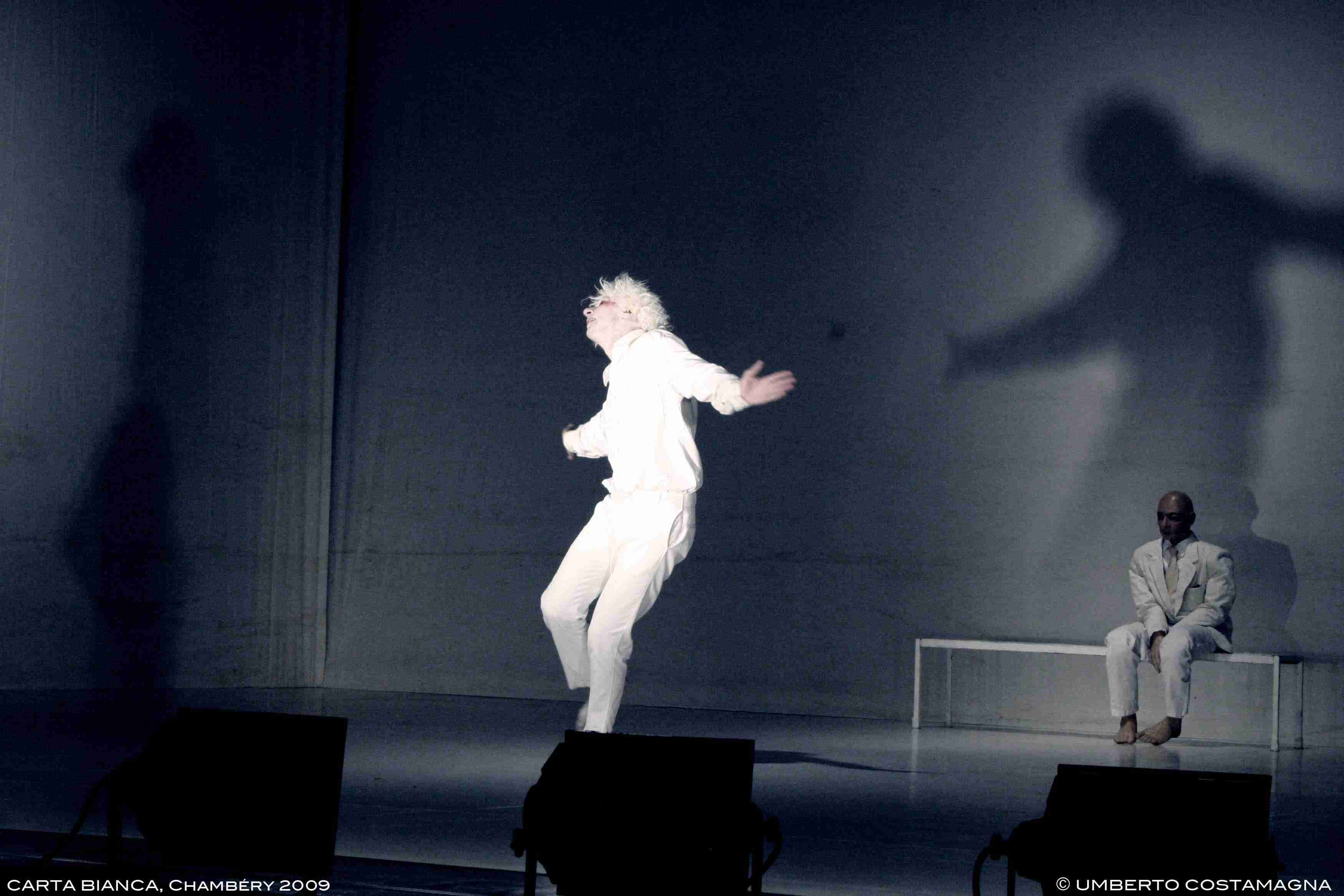 Danio Manfredini Al presente. Foto di scena ©Alberto Costamagna