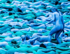 Spencer Tunick - Sea of Hull (2016)